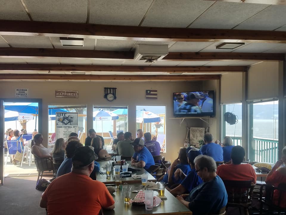 Lakefront Dining - Cascade Chamber of Commerce